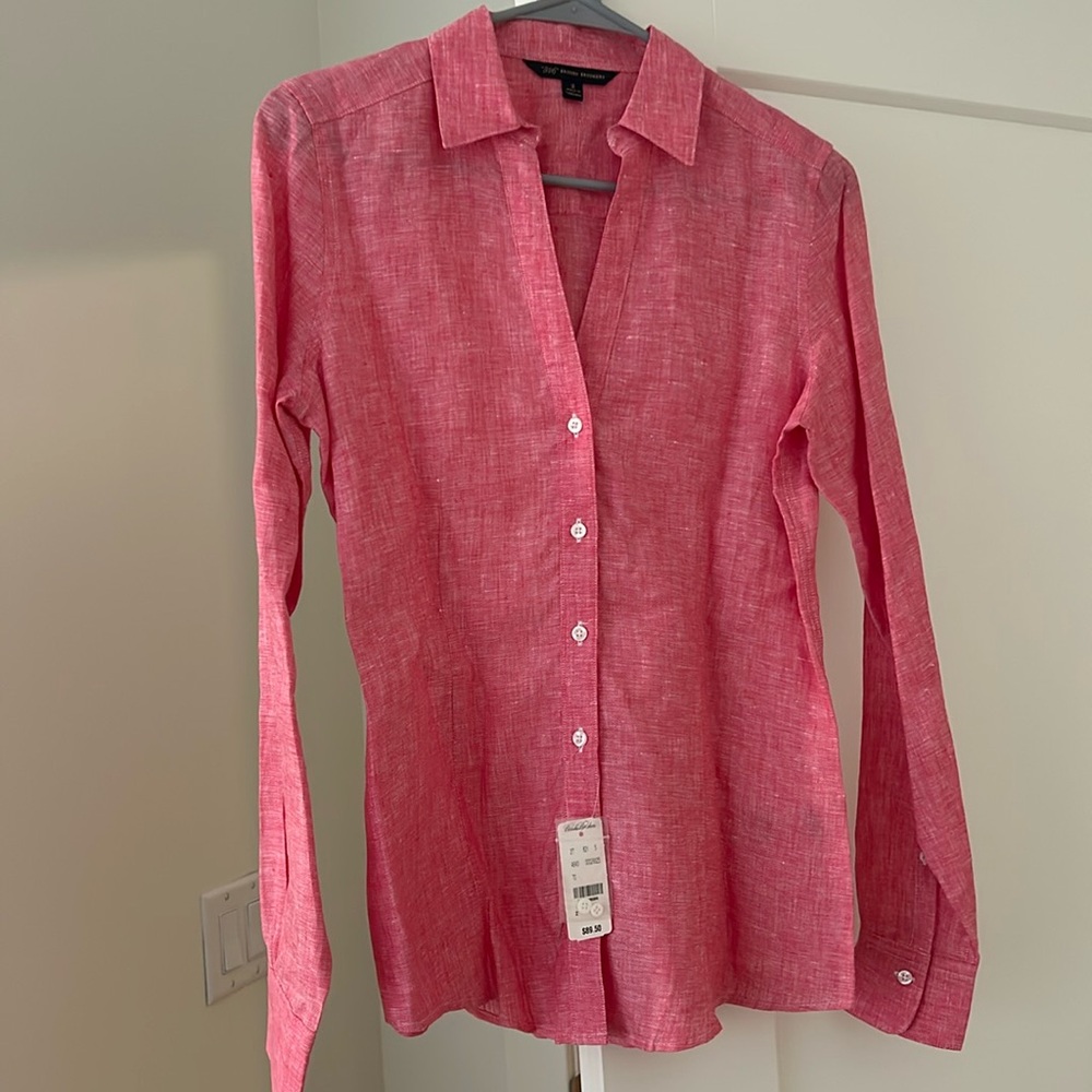 Brooks Brothers. Size 2. Long sleeve linen shirt. Brand new. Never worn. Tag on